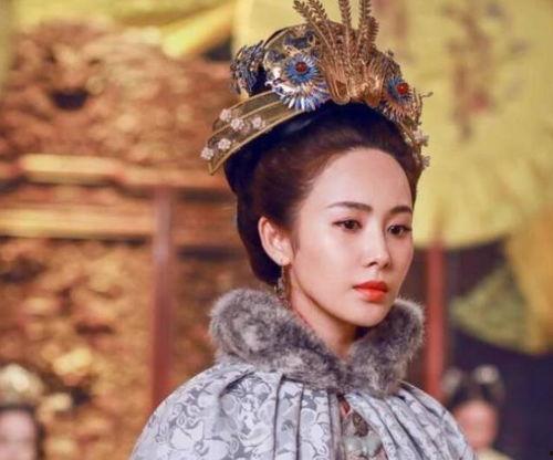 皇后穿越现世娱乐圈吃瓜